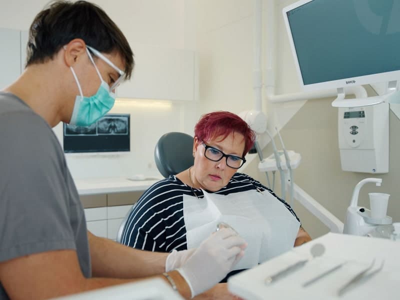 So funktioniert‘s All-on-4 Weiss32 Dr. Sebastian Mormer-min Zahnarztpraxis WEISS32 Stuttgart-Degerloch