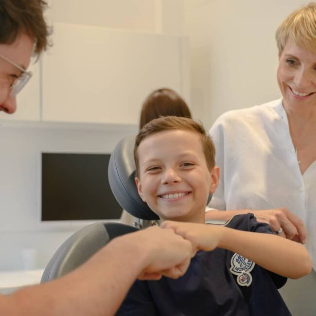 KINDERZAHNHEILKUNDE weiss32 circle photo blog Kinderzähne putzen – Tipps für stressfreie Zahnpflege bei Kindern