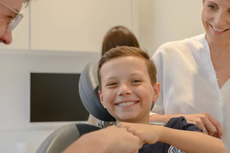 KINDERZAHNHEILKUNDE weiss32 circle photo blog Kinderzähne putzen – Tipps für stressfreie Zahnpflege bei Kindern